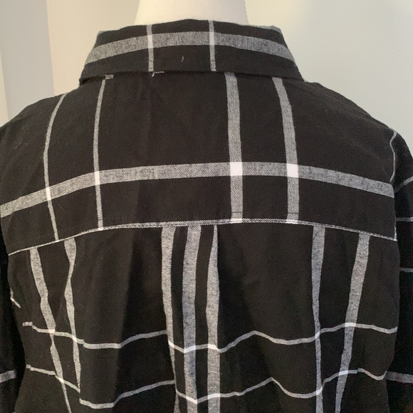 Cozy up with Black Plaid Shirt - Picture 4 of 10